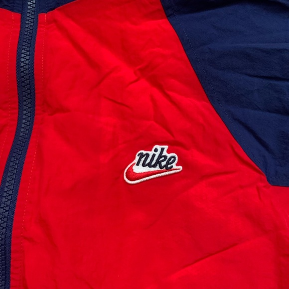 Nike Signature Windrunner Jacket - Size: Large - Picture 3 of 4